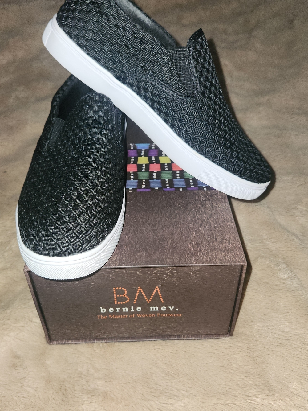 Bernie Mev Woman's Black Woven Slip-On Sneakers